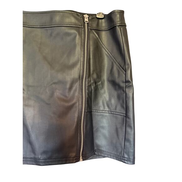 Express Faux Leather Mini Skirt Women's  10 Front Zipper - Picture 2 of 6